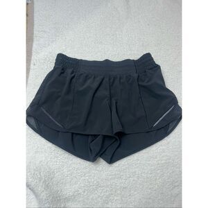Lululemon hotty hot high rise shorts 2.5 size 6